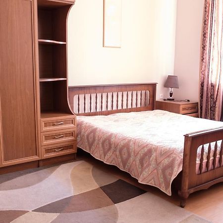 Apartment On Hanrapetutyan Street Γιερεβάν Εξωτερικό φωτογραφία