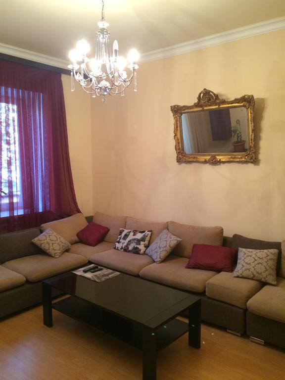 Apartment On Hanrapetutyan Street Γιερεβάν Εξωτερικό φωτογραφία