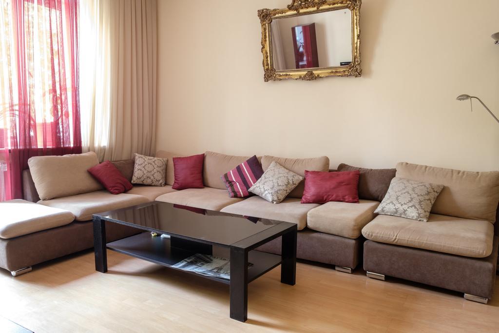 Apartment On Hanrapetutyan Street Γιερεβάν Εξωτερικό φωτογραφία
